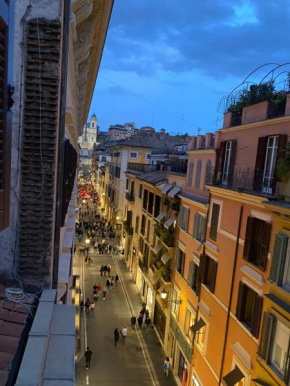 DIECI at Spanish Step - Belsiana Luxury Apartment